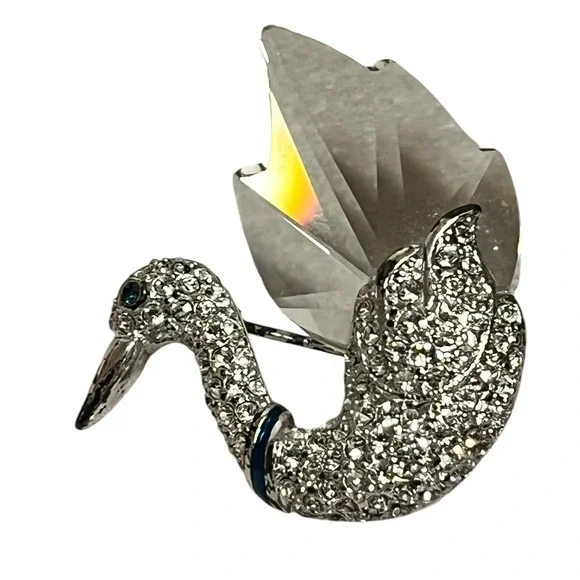 Vintage crystal and rhinestone Swan brooch with blue sapphire look accents - Picture 3 of 8
